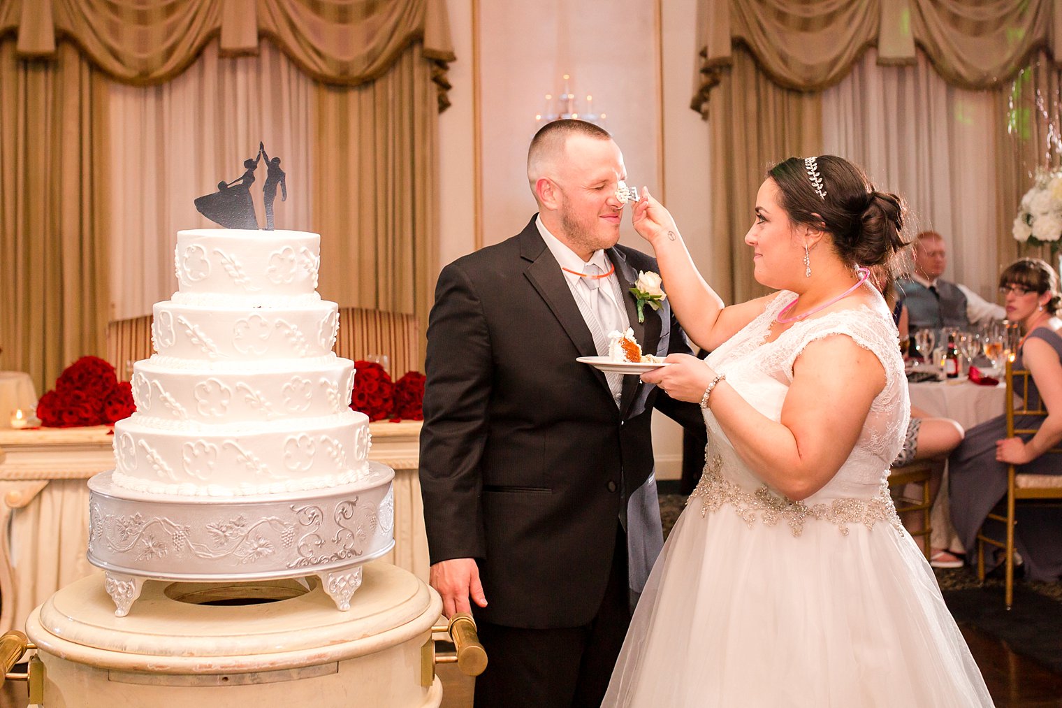 Primavera Regency Wedding Photos of cake cutting