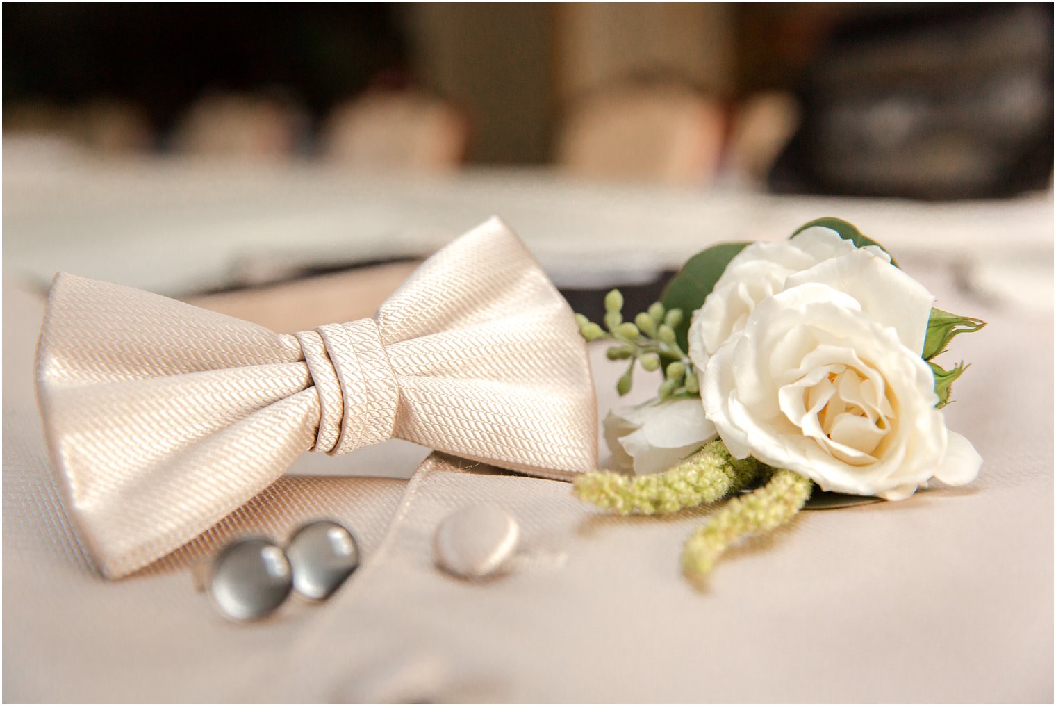 groom's details at Huntingdon Valley Country Club photographed by Idalia Photography