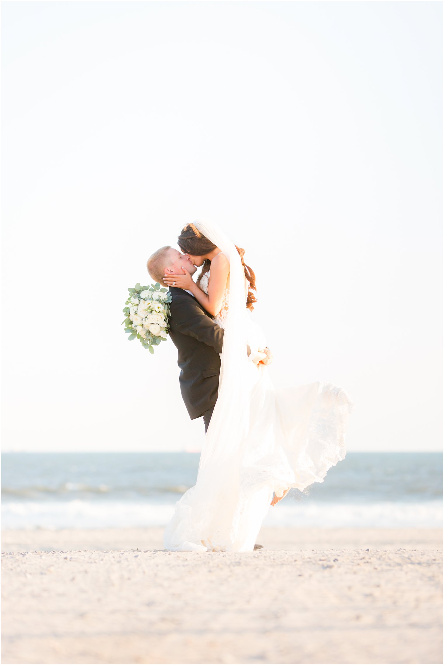 Bridgeview Yacht Club wedding photos with Idalia Photography