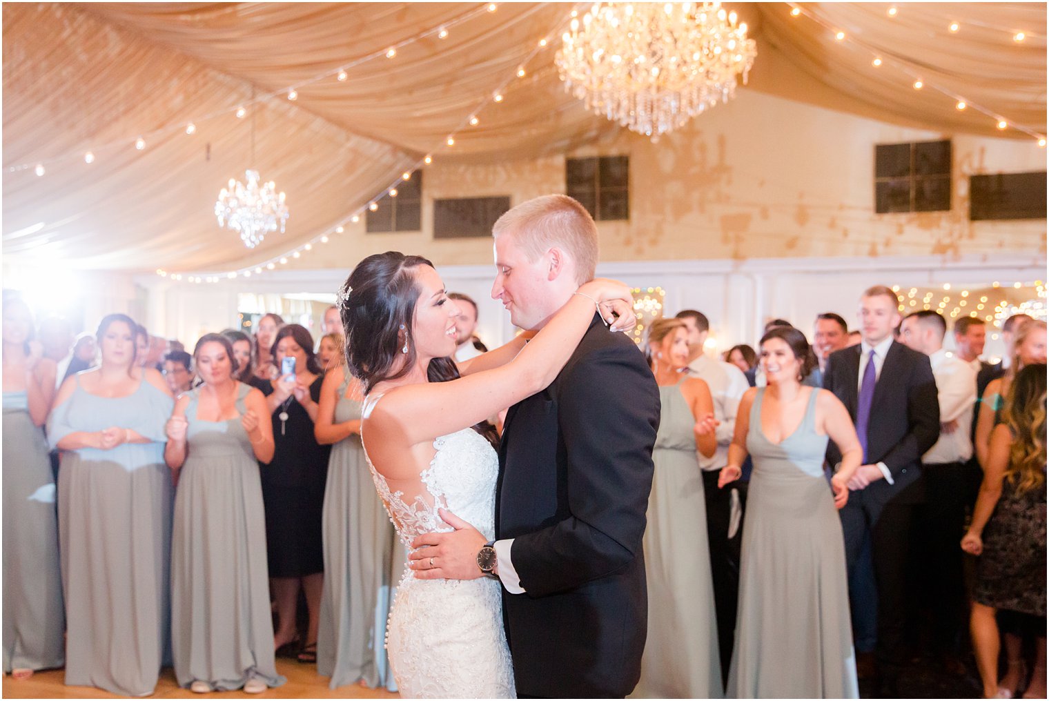 Bridgeview Yacht Club first dance with Idalia Photography