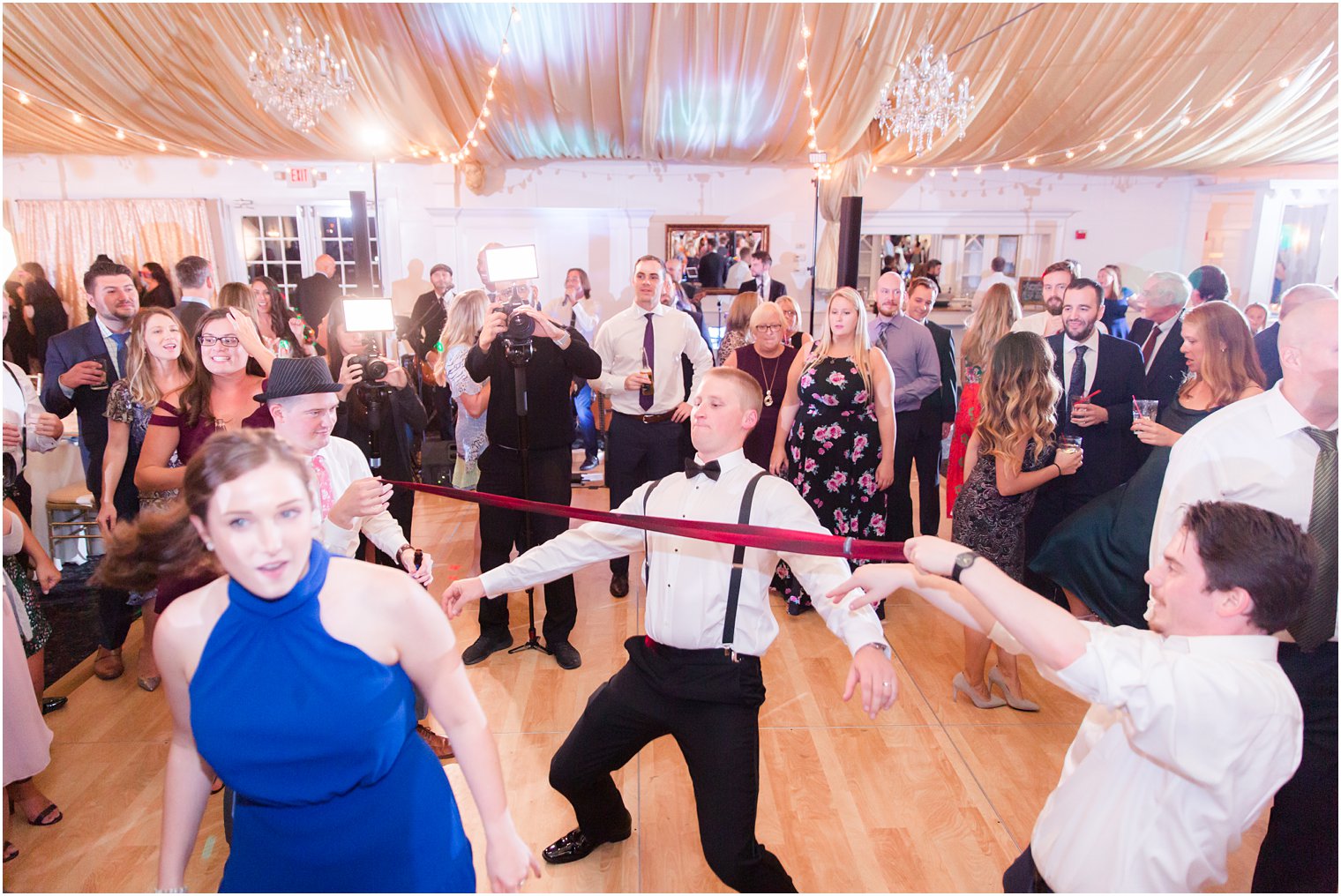 Idalia Photography captures reception fun at Bridgeview Yacht Club