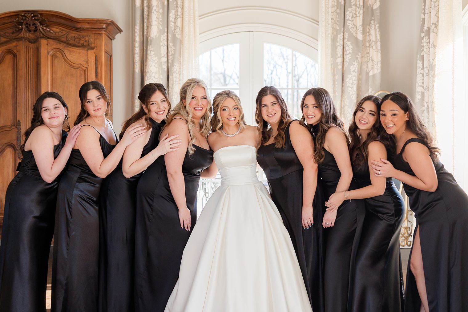 bride and her bridesmaids at Park Chateau 