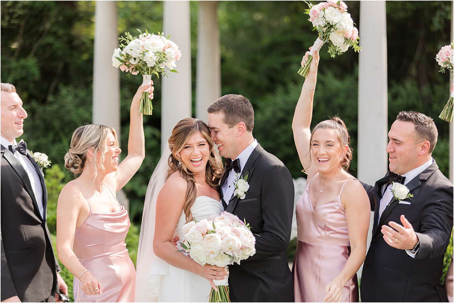 Bride and groom with their bridesmaids and groomsmen