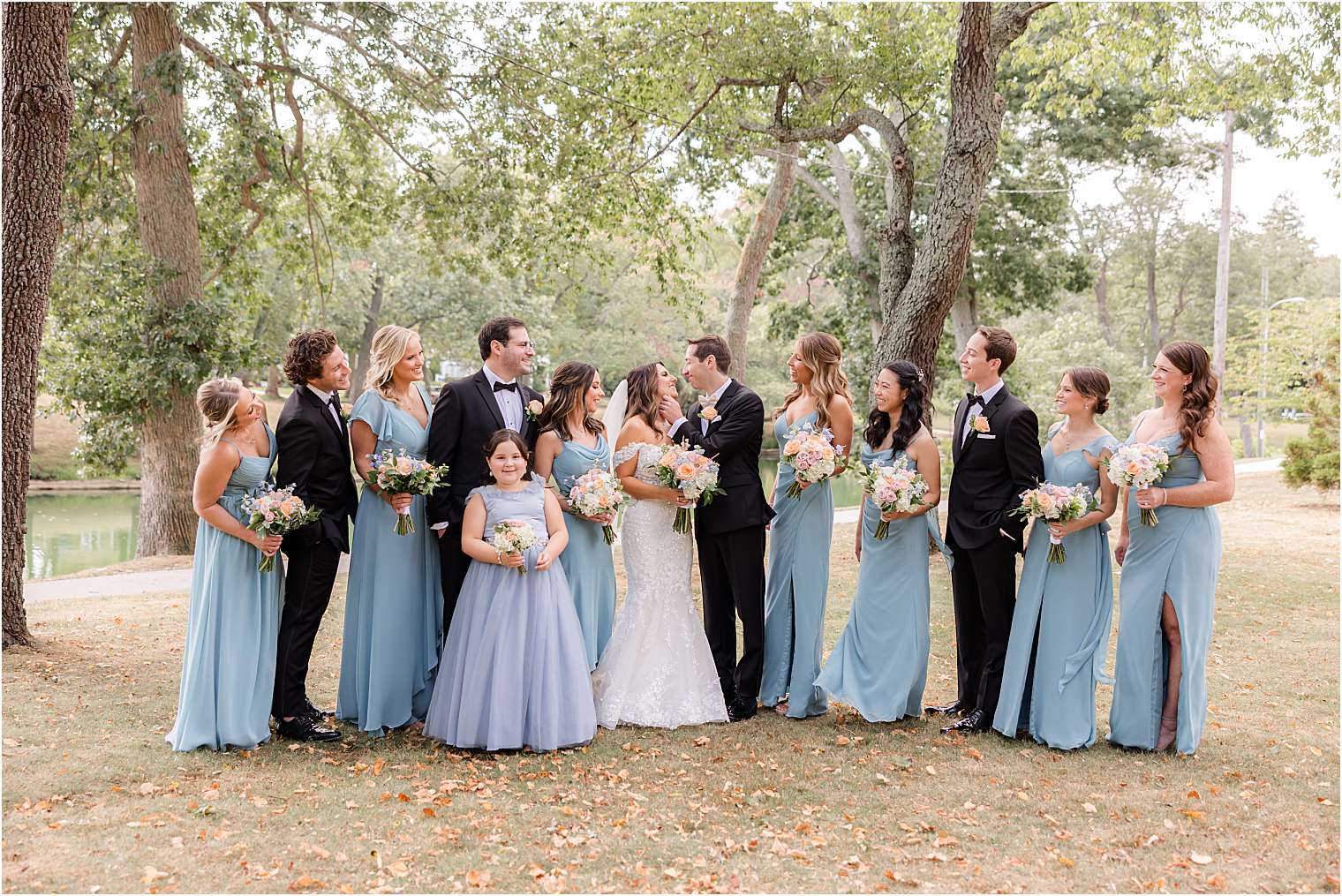 Bride and groom with their bridesmaids and groomsmen