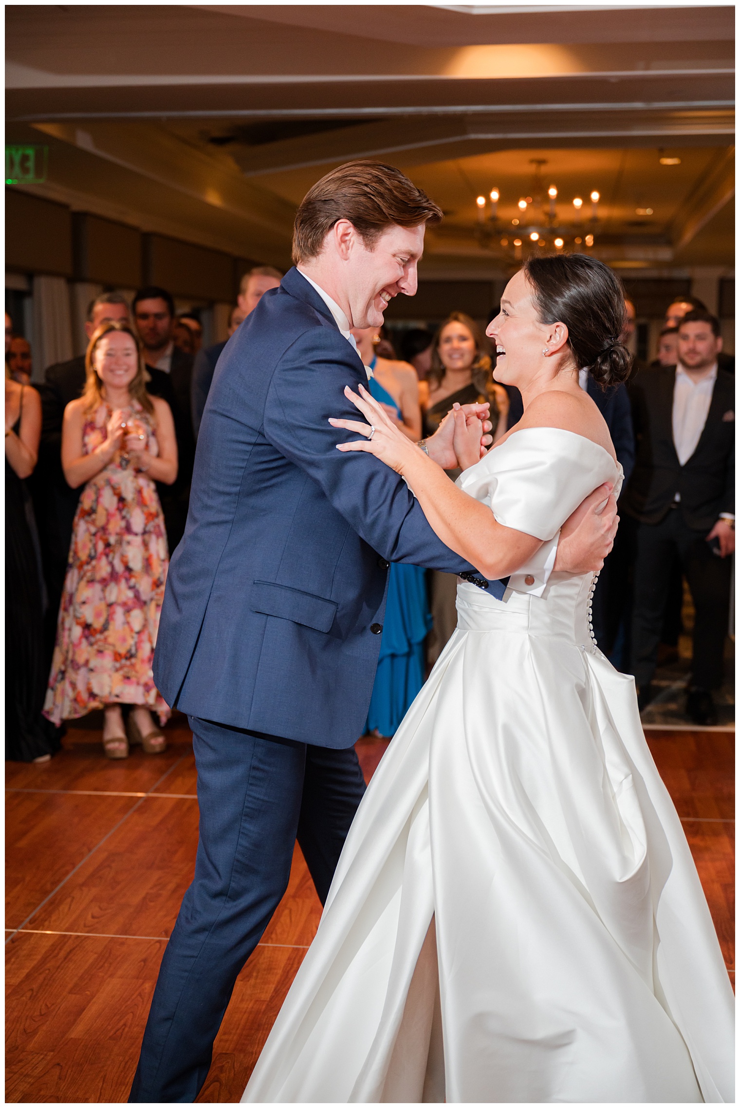 first dance of the groom and the bride