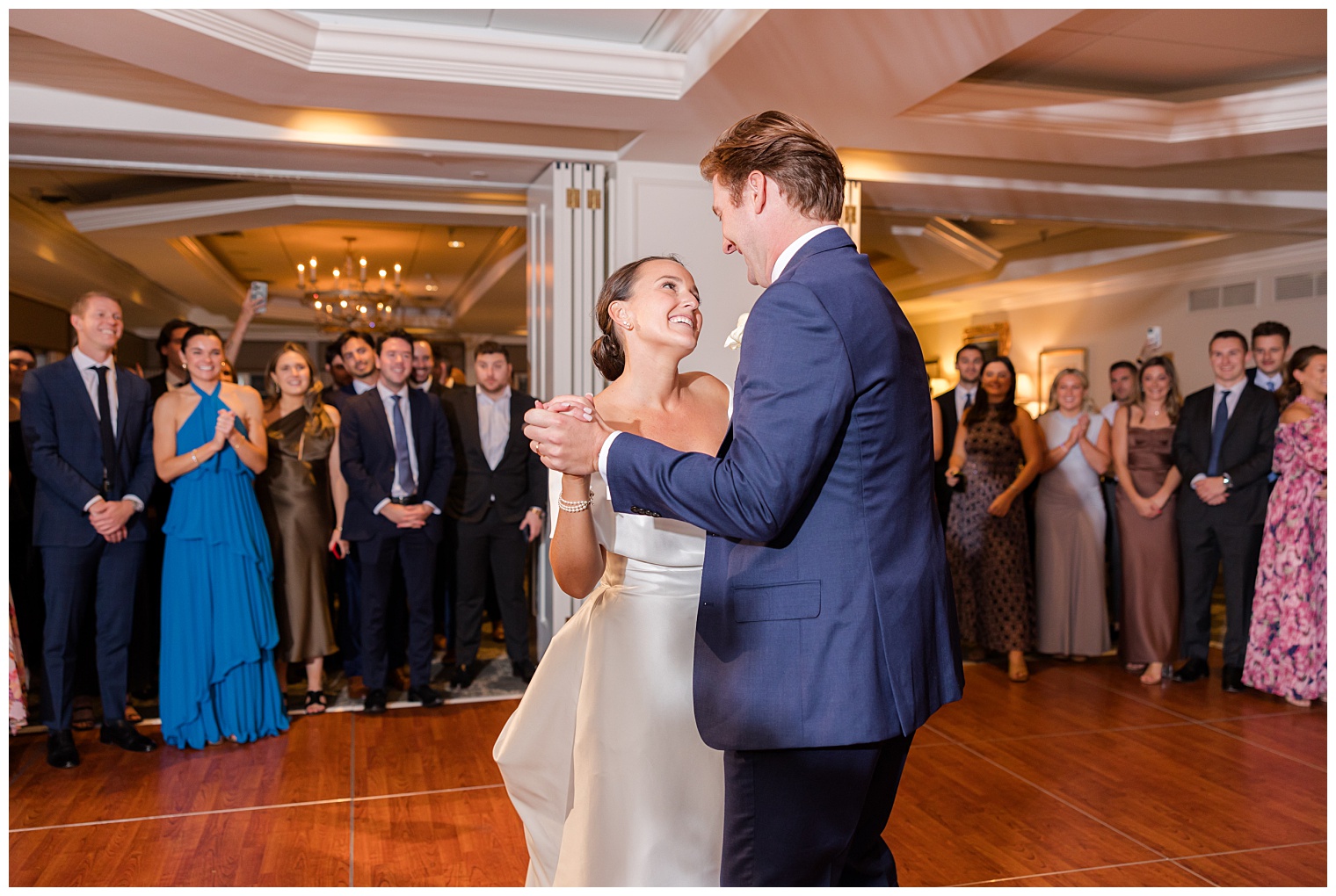 first dance of the groom and the bride