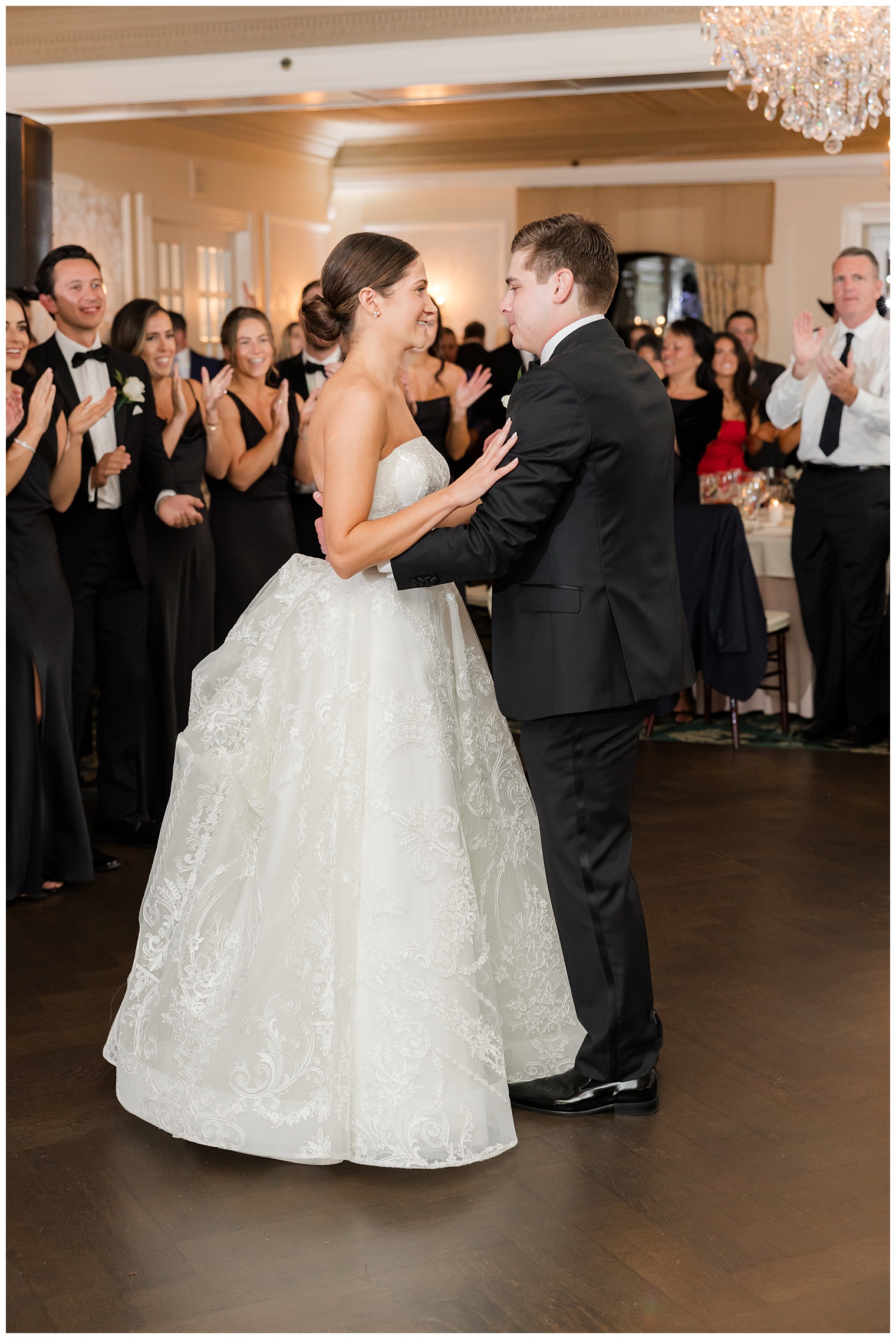 wife and husband first dancing