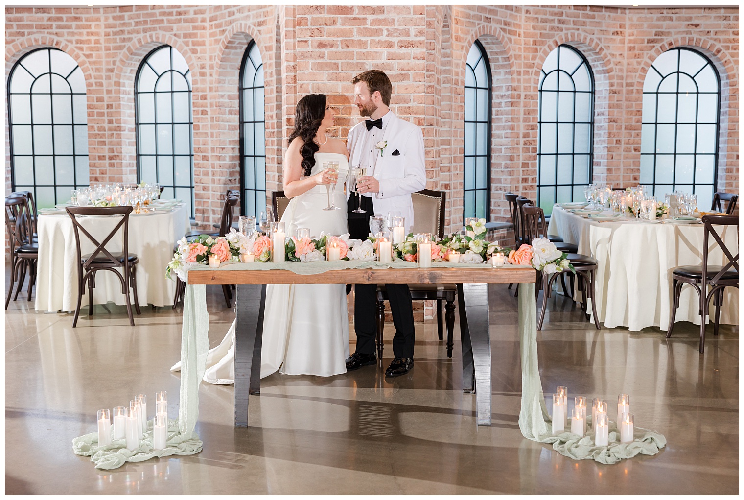 husband and wife at the sweetheart table