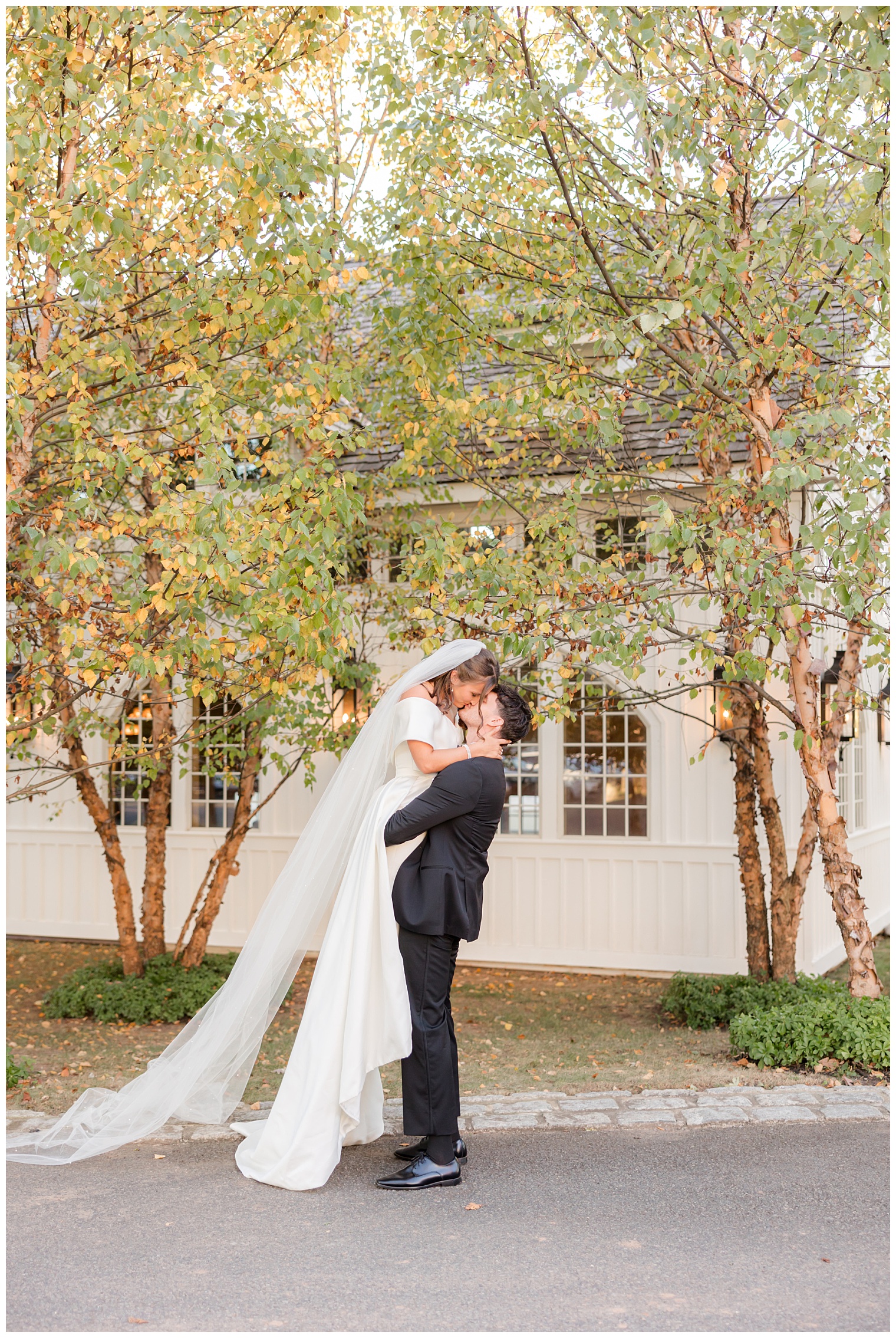 groom and bride kissing