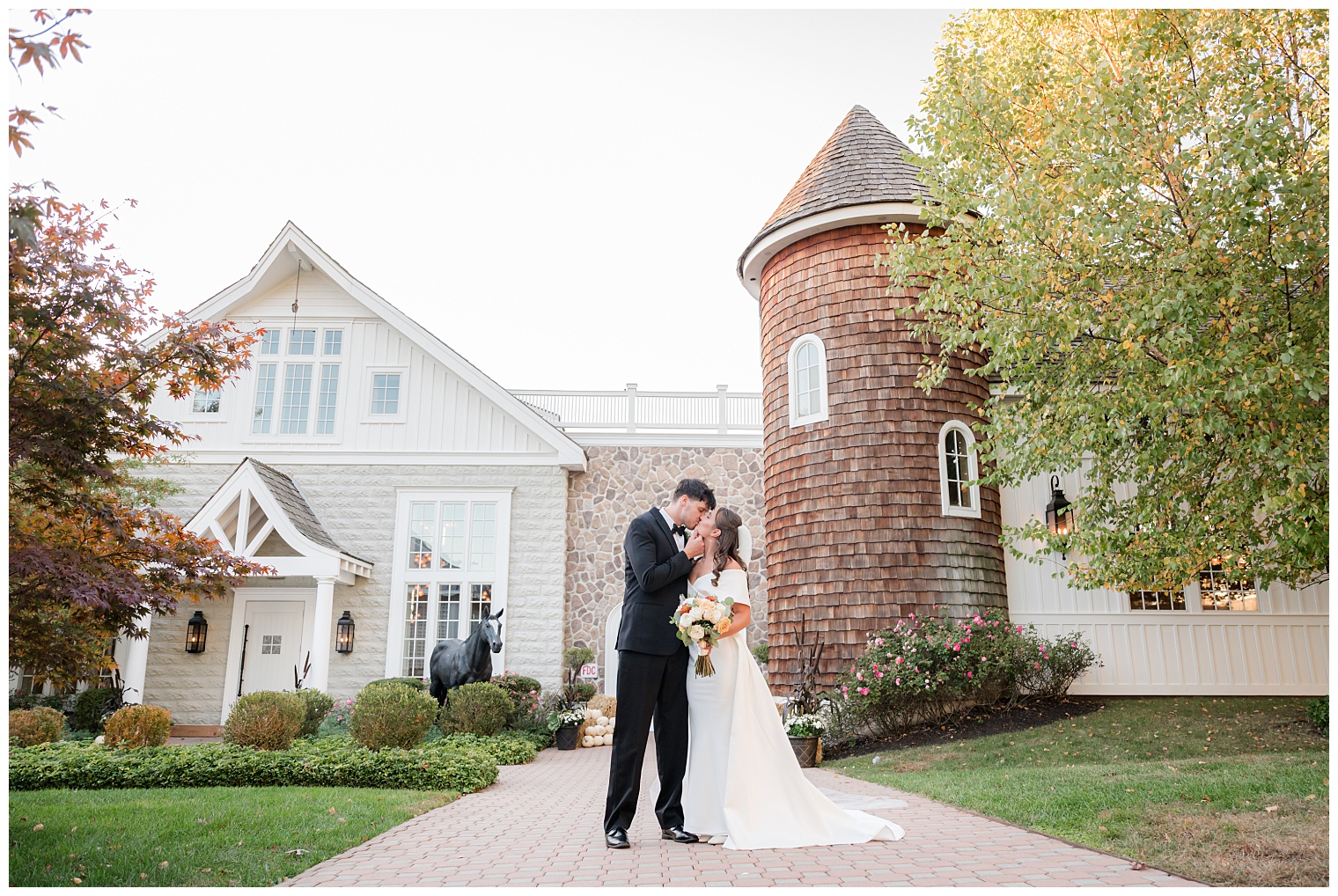 groom and bride kissing